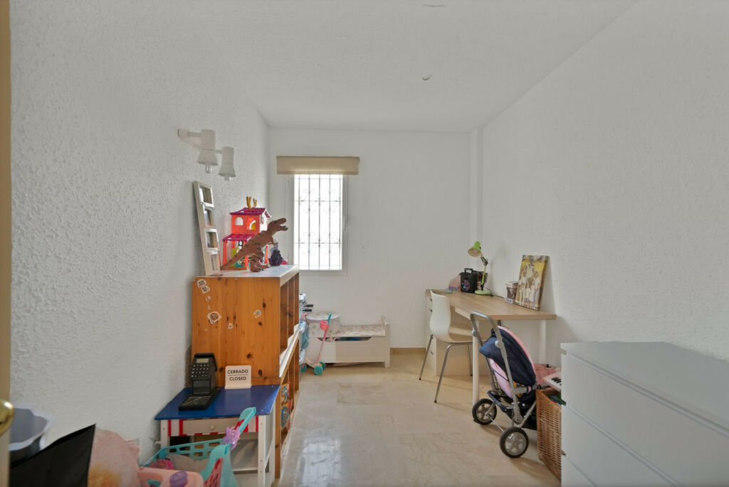 Ground Floor Apartment Benahavís Málaga - image 7