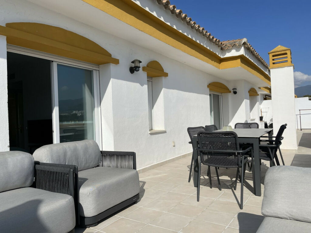 Penthouse Nueva Andalucía Málaga - image 8