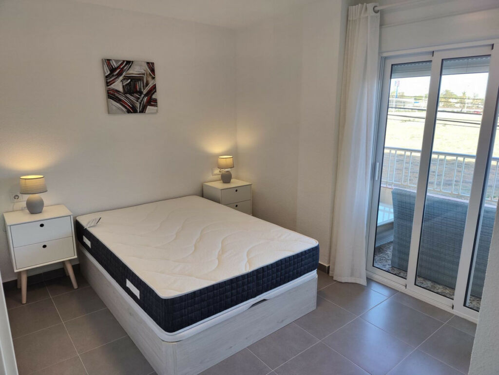 Middle Floor Apartment Torrevieja Alicante - image 8