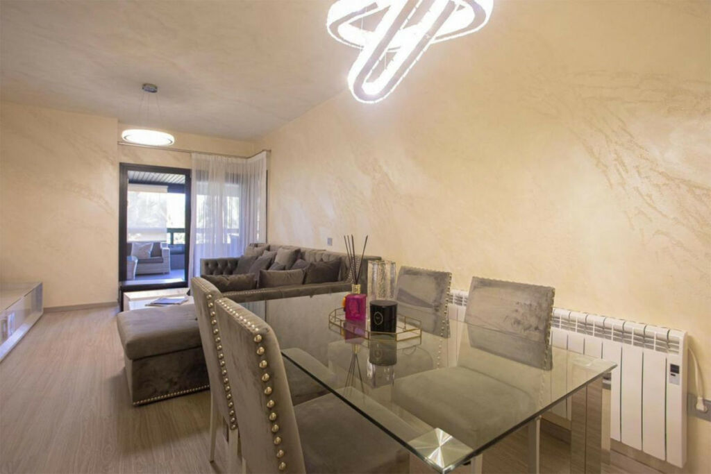 Middle Floor Apartment Los Flamingos Málaga - image 8