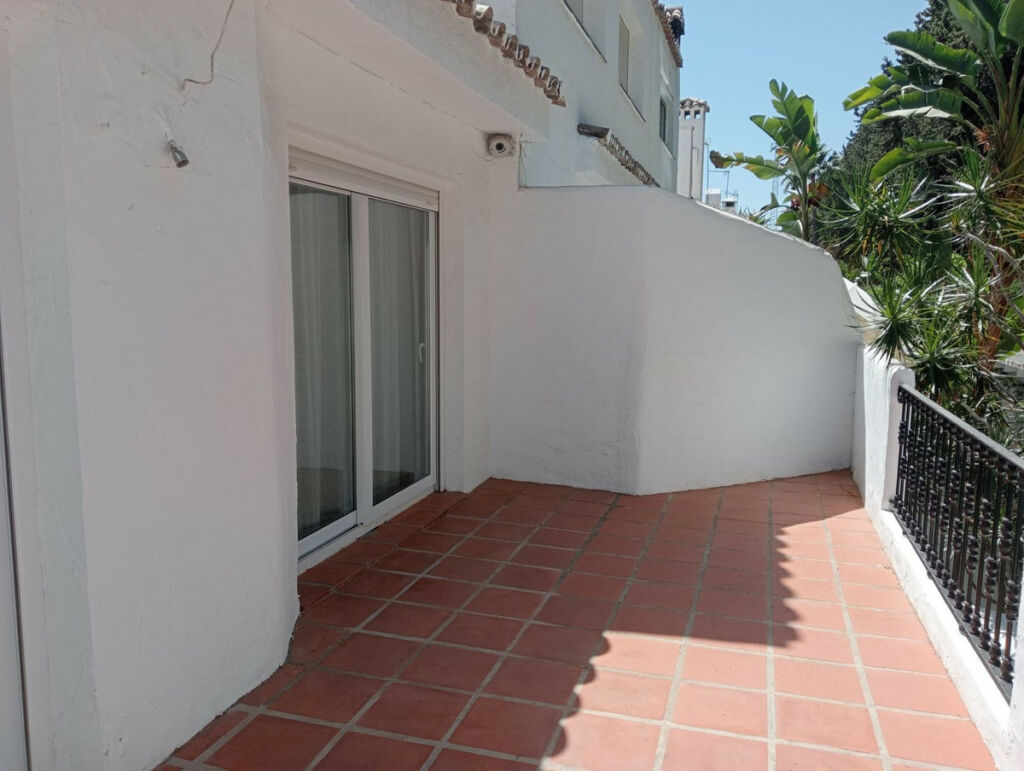 Townhouse Nueva Andalucía Málaga - image 7