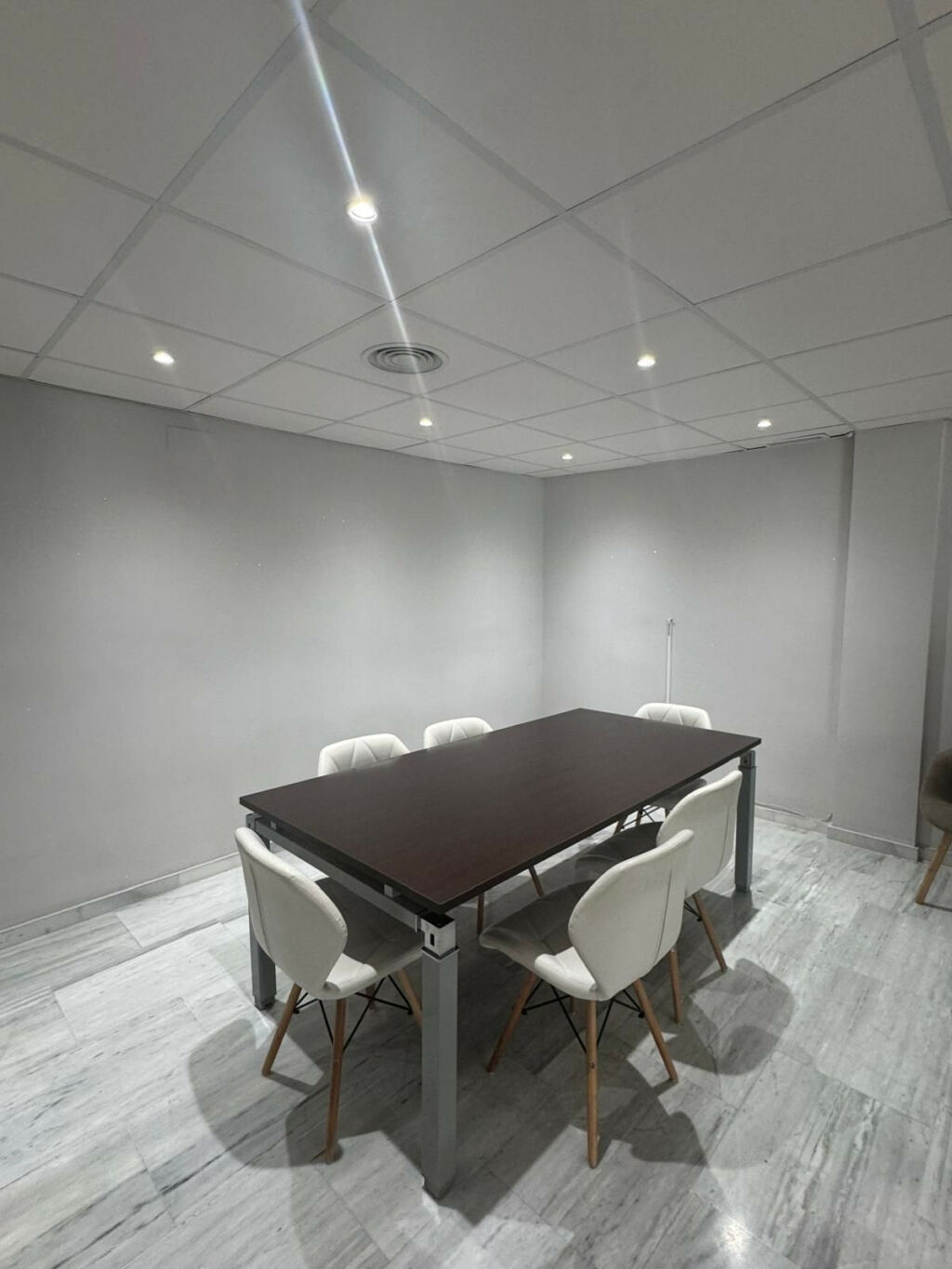 Office Nueva Andalucía Málaga - image 8