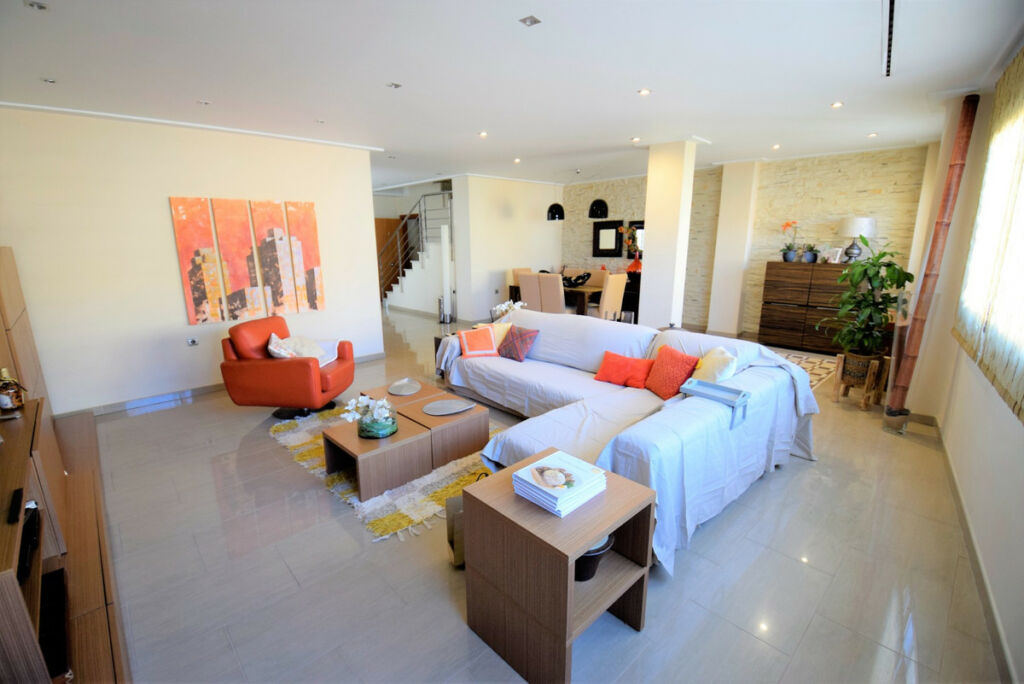 Townhouse Guardamar del Segura Alicante - image 8