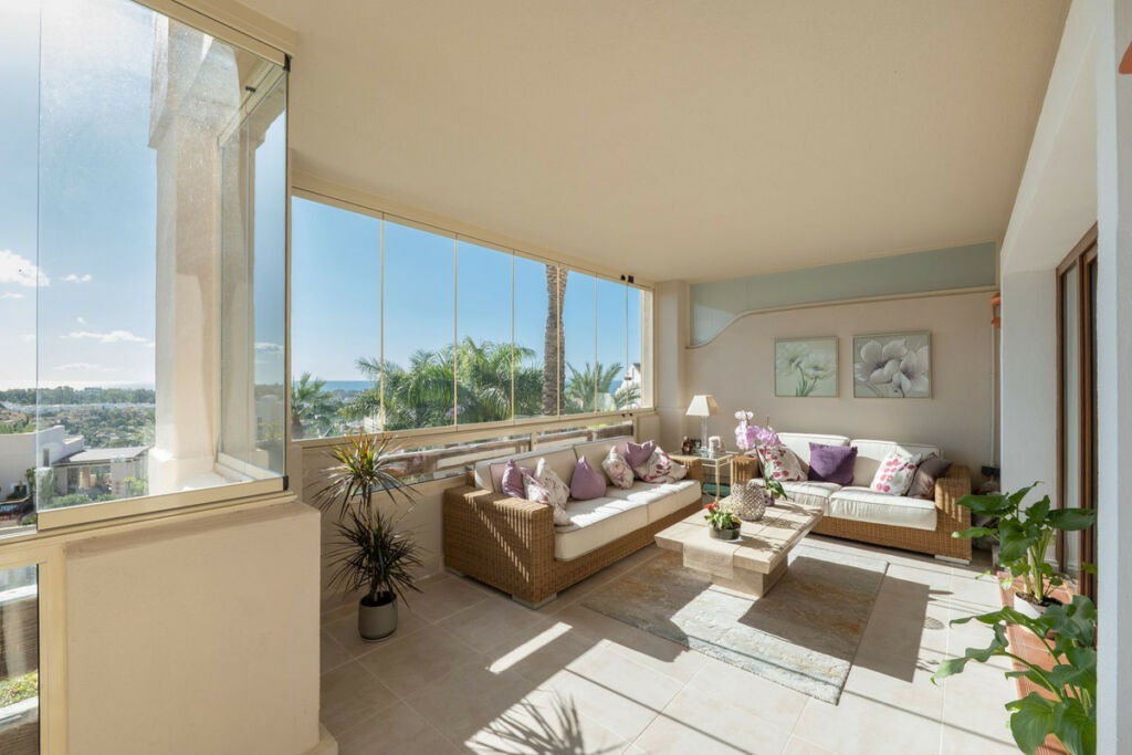 Middle Floor Apartment El Paraiso Málaga - image 8