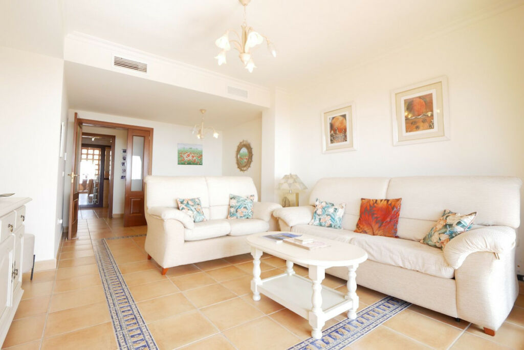 Middle Floor Apartment Calahonda Málaga - image 8