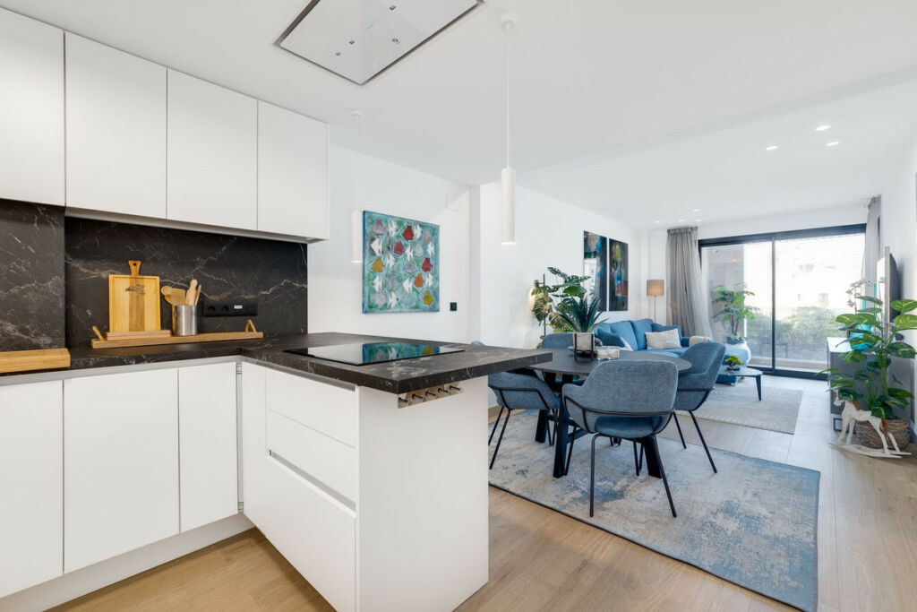 Middle Floor Apartment Torrevieja Alicante - image 8