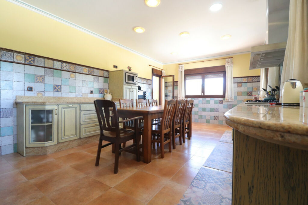 Detached Villa Callosa de Segura Alicante - image 8