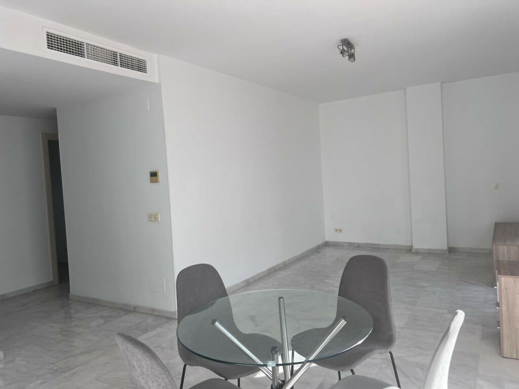 Middle Floor Apartment Estepona Málaga - image 8