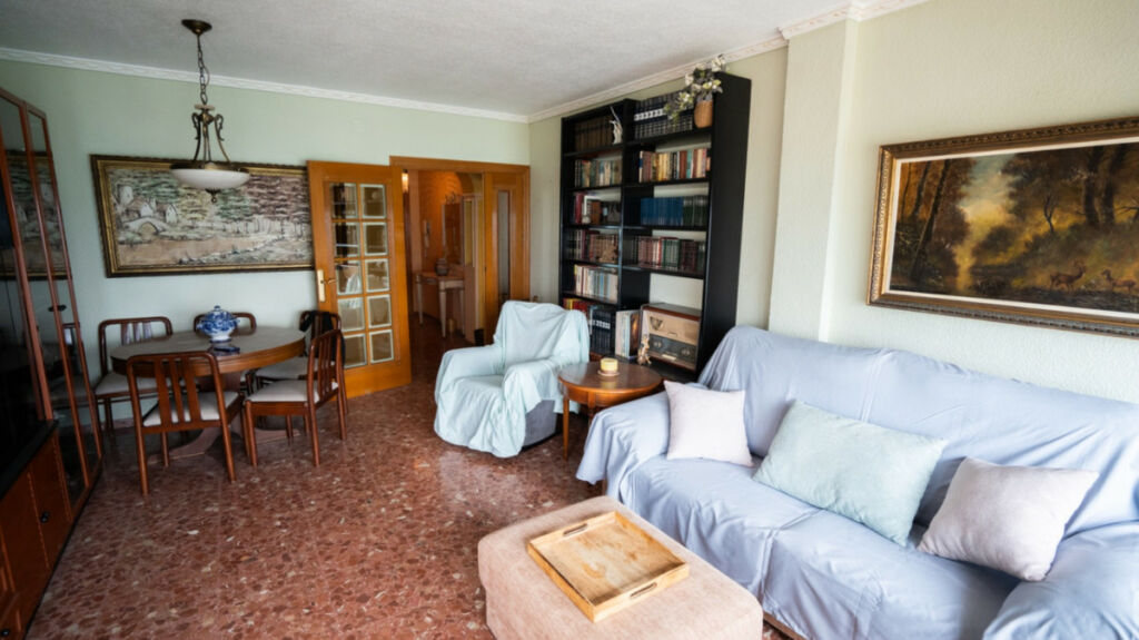Middle Floor Apartment Torrevieja Alicante - image 8