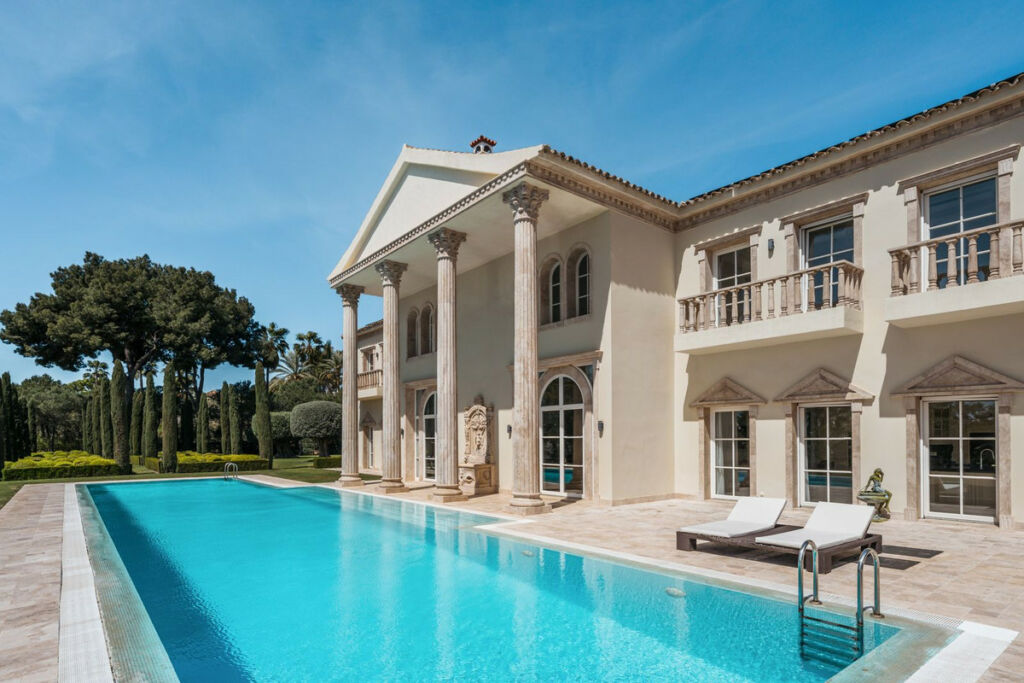 Detached Villa Sierra Blanca Málaga - image 8