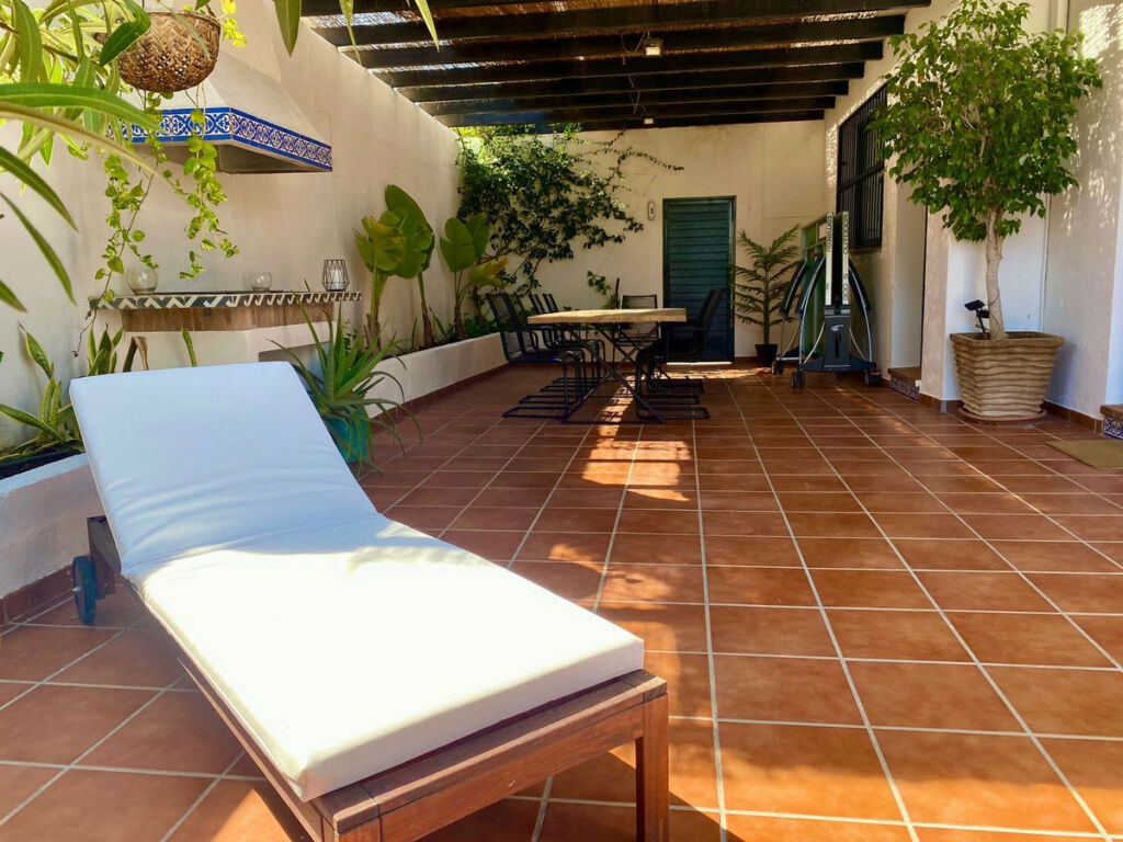 Detached Villa Nueva Andalucía Málaga - image 8