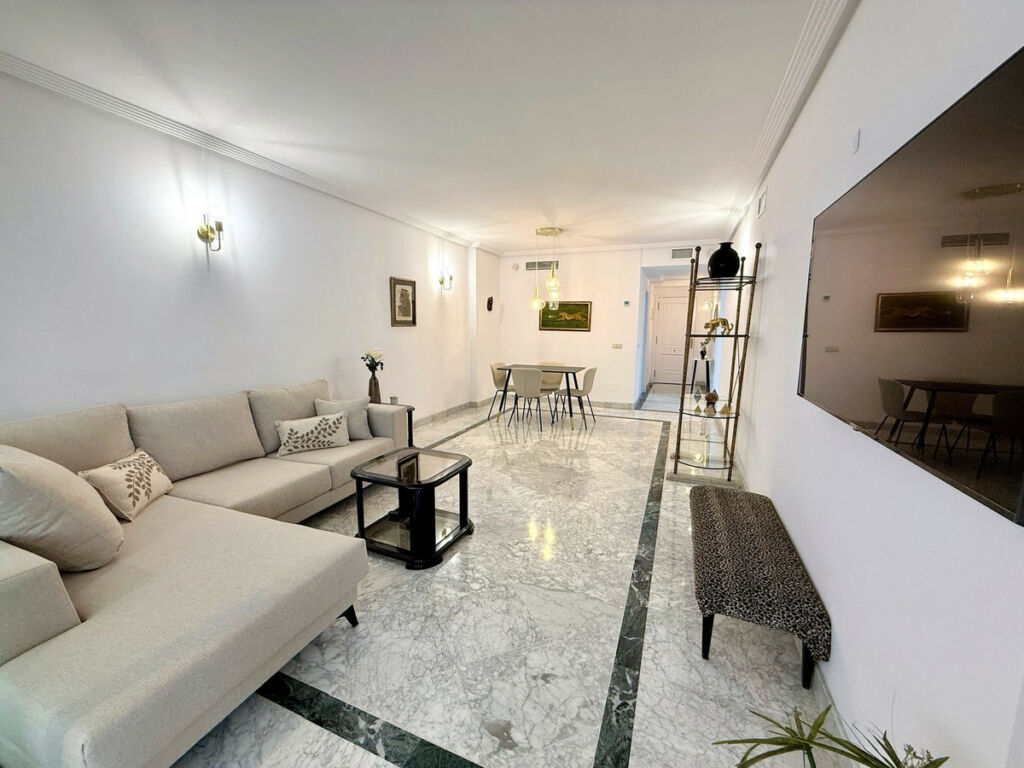 Middle Floor Apartment Puerto Banús Málaga - image 8