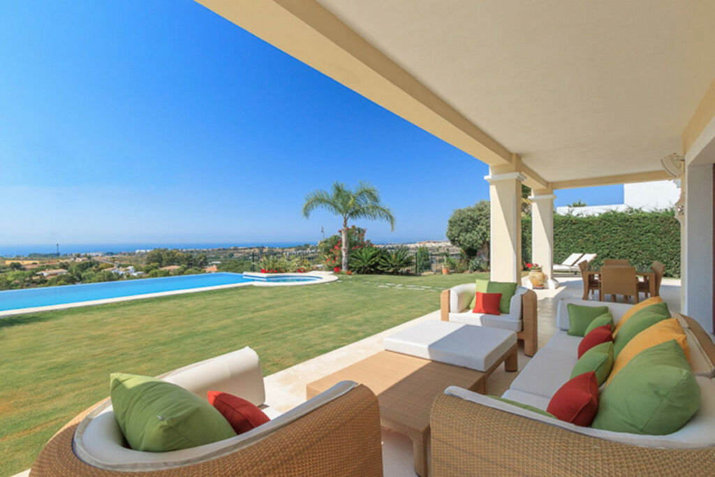 Detached Villa Los Flamingos Málaga - image 8