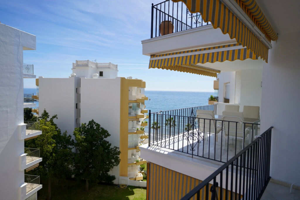 Middle Floor Apartment Marbella Málaga - image 8