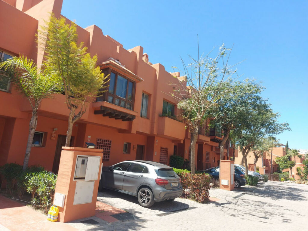 Townhouse Manilva Málaga - image 8