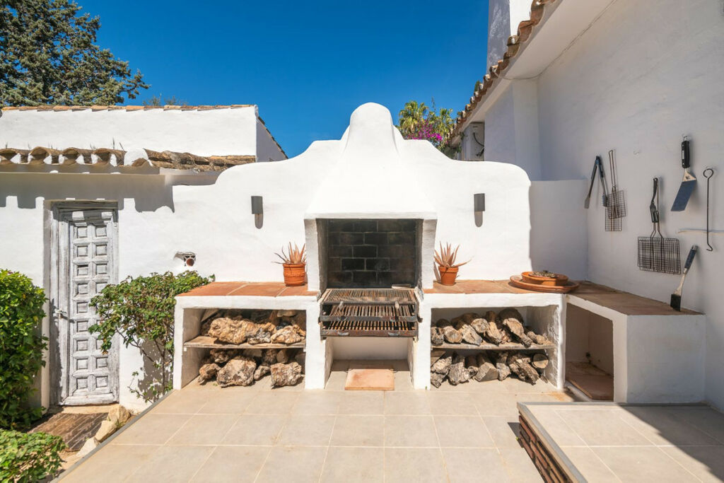 Detached Villa Hacienda Las Chapas Málaga - image 8