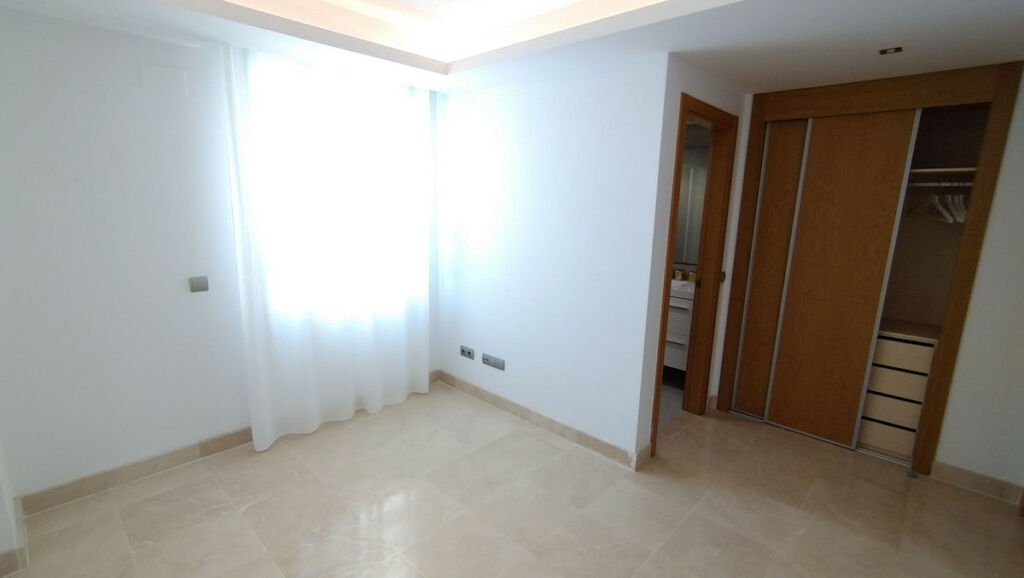 Middle Floor Apartment San Pedro de Alcántara Málaga - image 9