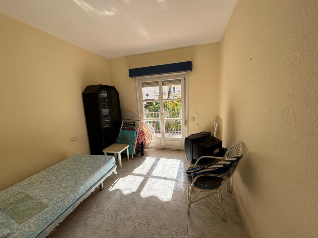 Middle Floor Apartment Nueva Andalucía Málaga - image 8