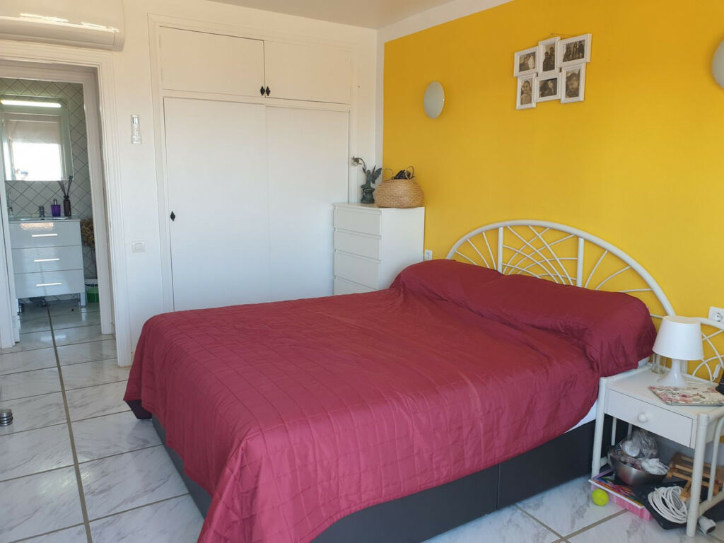 Middle Floor Apartment Benalmadena Málaga - image 8