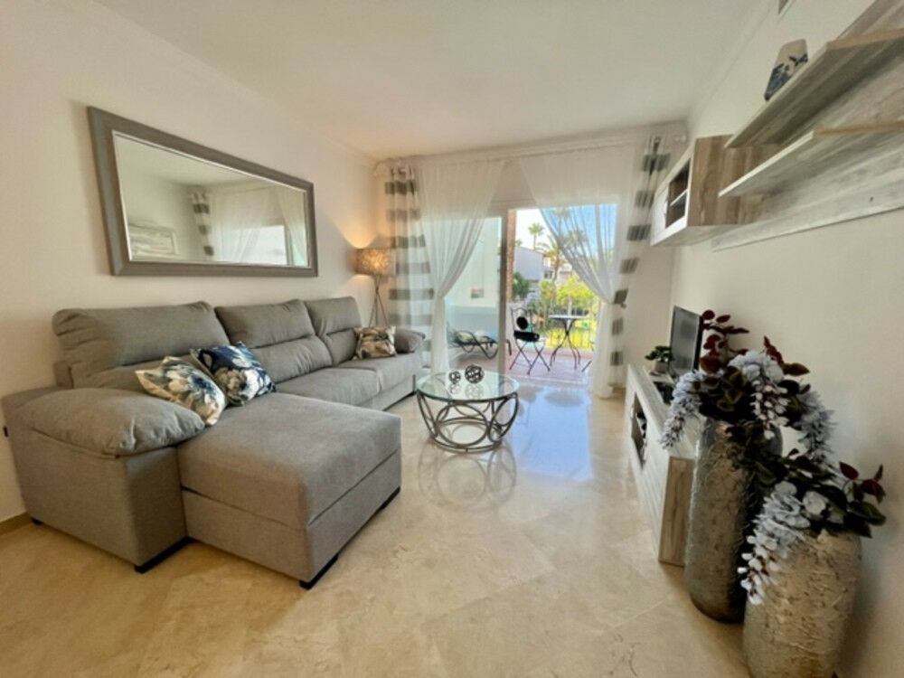 Middle Floor Apartment Costalita Málaga - image 8