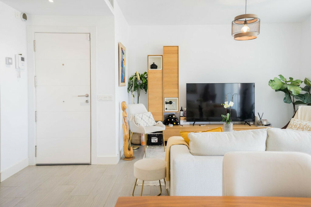 Middle Floor Apartment Fuengirola Málaga - image 8