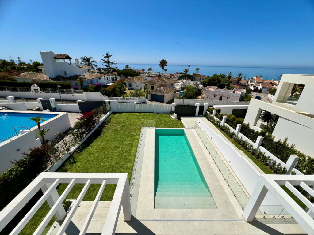 Detached Villa Marbella Málaga - image 8
