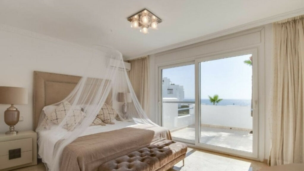 Townhouse Casares Málaga - image 8