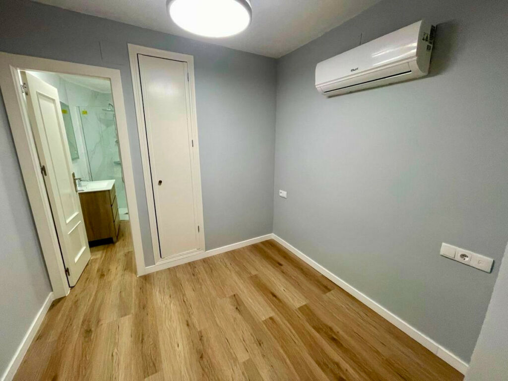 Ground Floor Apartment Torrevieja Alicante - image 8