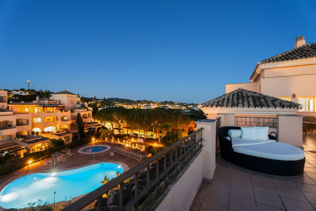 Penthouse Duplex Elviria Málaga - image 3
