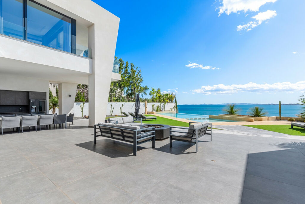 Detached Villa Cabo Roig Alicante - image 11