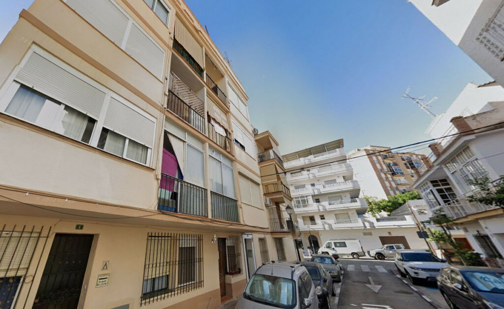 Top Floor Apartment Fuengirola Málaga - image 9