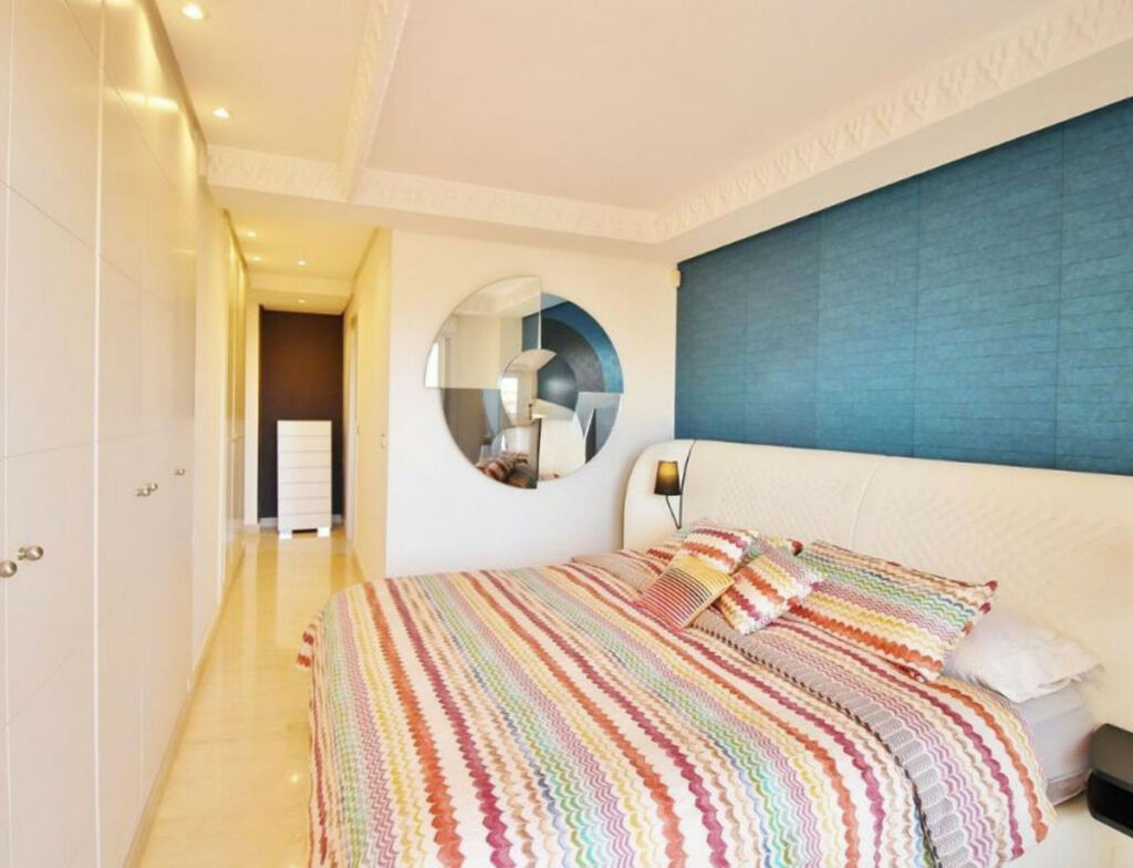 Middle Floor Apartment Nueva Andalucía Málaga - image 9