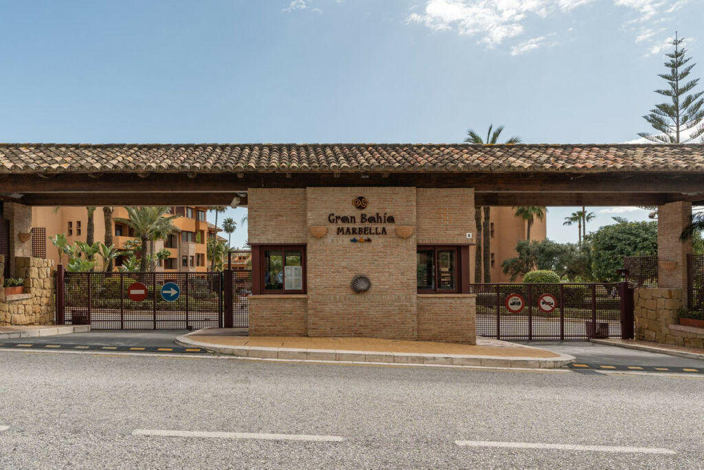 Ground Floor Apartment Bahía de Marbella Málaga - image 10
