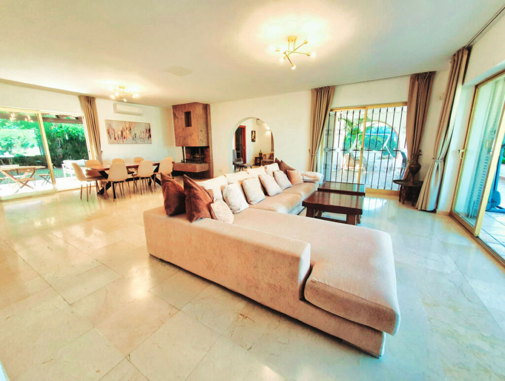 Detached Villa Las Brisas Málaga - image 9
