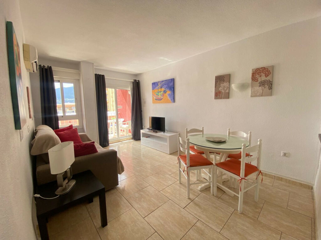 Middle Floor Apartment Benalmadena Málaga - image 9