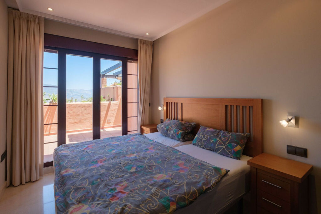 Top Floor Apartment La Mairena Málaga - image 9
