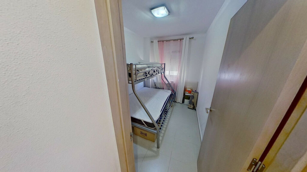 Middle Floor Apartment Torrevieja Alicante - image 9