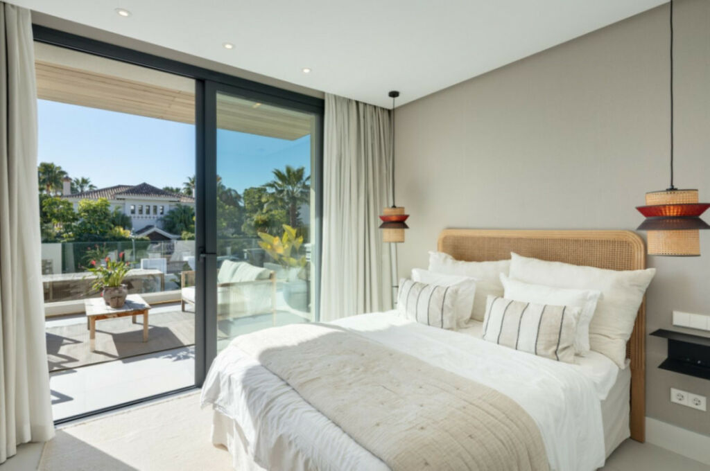 Detached Villa Marbella Málaga - image 9