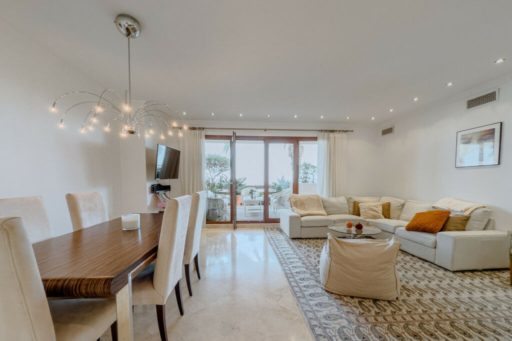 Penthouse Estepona Málaga - image 9