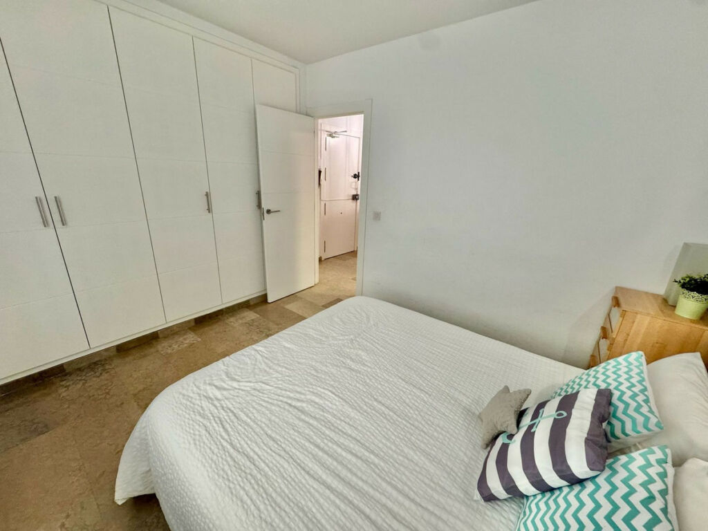 Middle Floor Apartment Los Boliches Málaga - image 9