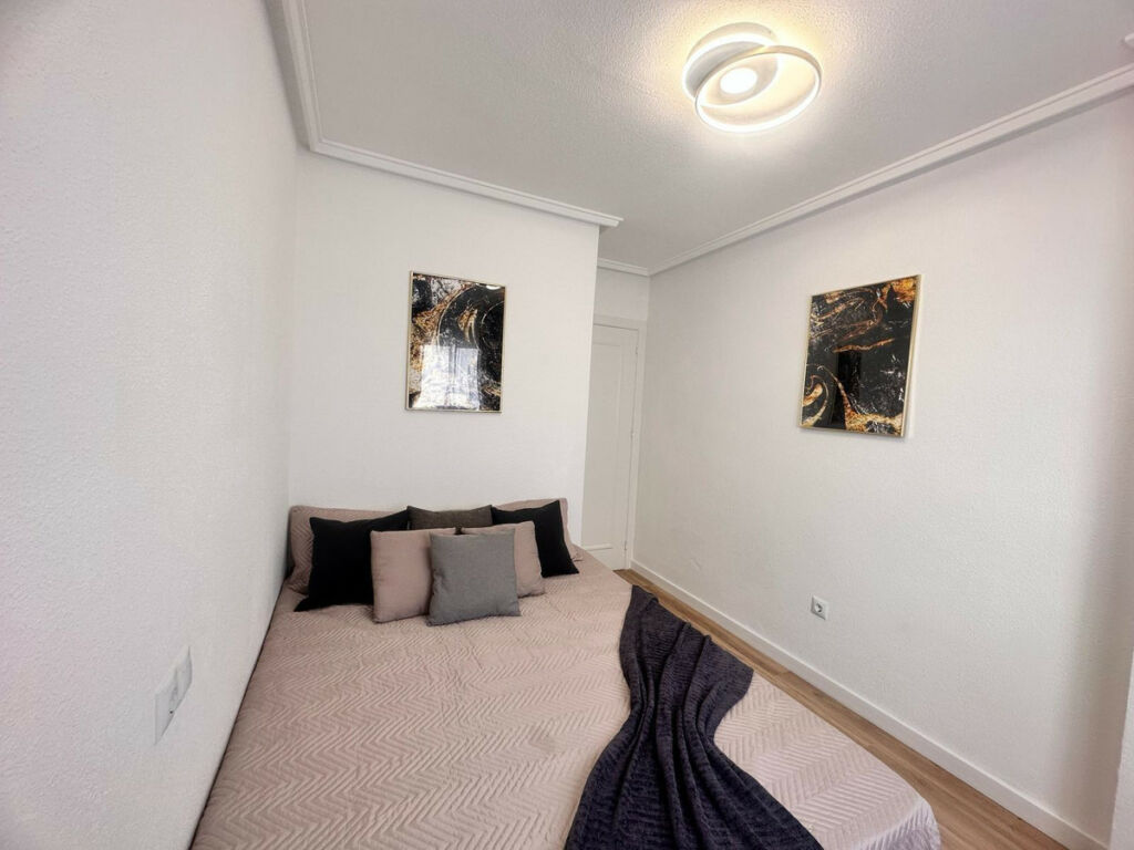 Penthouse Torrevieja Alicante - image 9