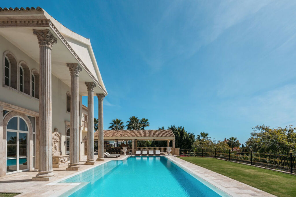 Detached Villa Sierra Blanca Málaga - image 9