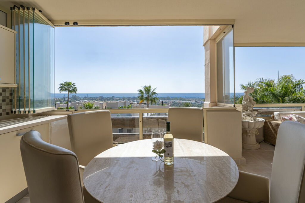 Middle Floor Apartment Estepona Málaga - image 9