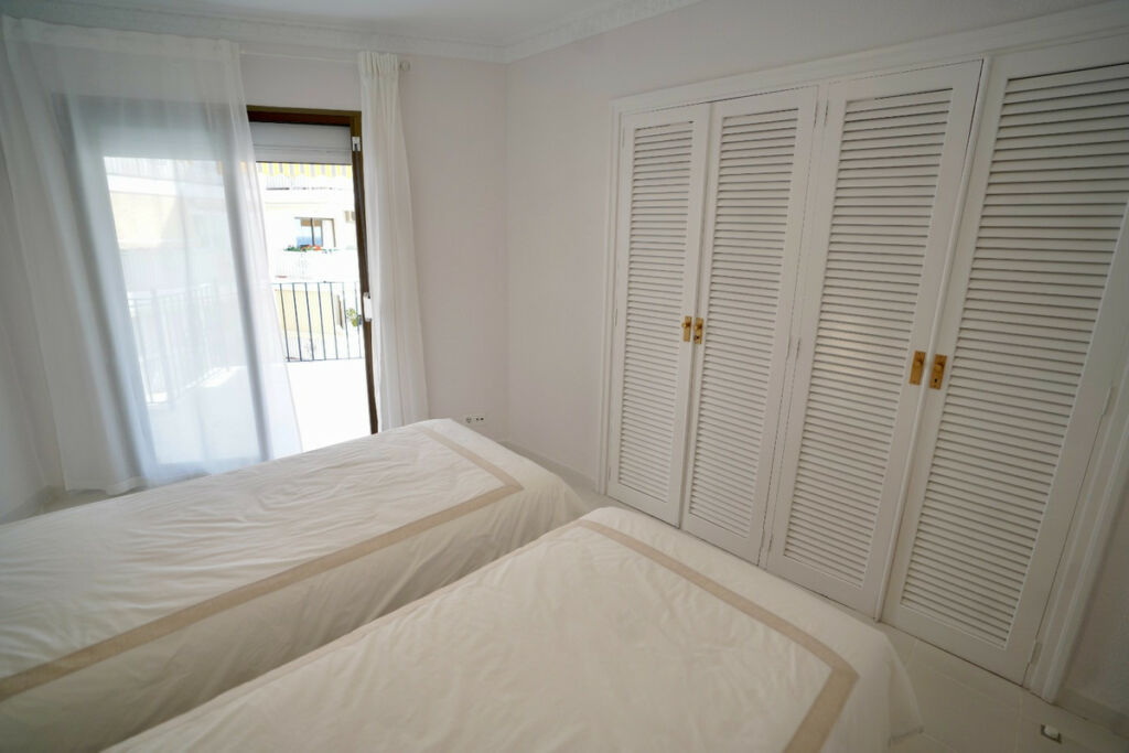 Middle Floor Apartment Marbella Málaga - image 9