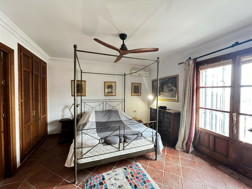 Middle Floor Apartment La Heredia Málaga - image 9