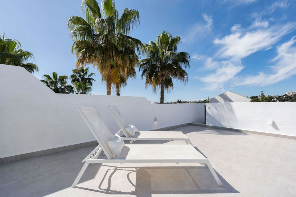 Penthouse Nueva Andalucía Málaga - image 9