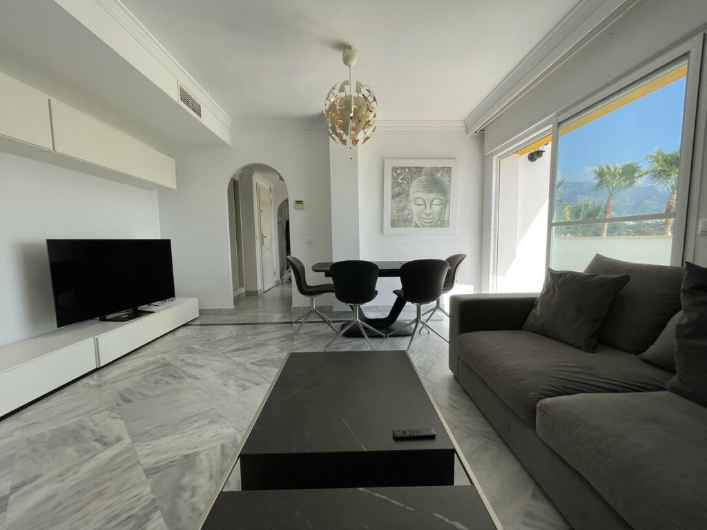 Penthouse Nueva Andalucía Málaga - image 9