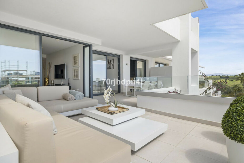 Middle Floor Apartment Estepona Málaga - image 9
