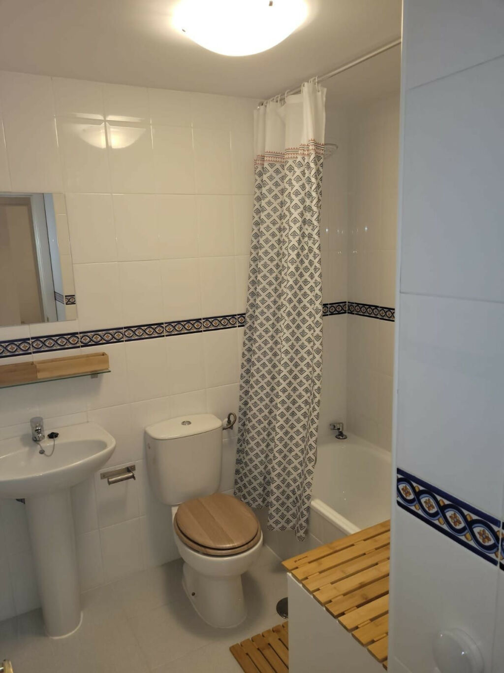 Middle Floor Apartment Casares Playa Málaga - image 9
