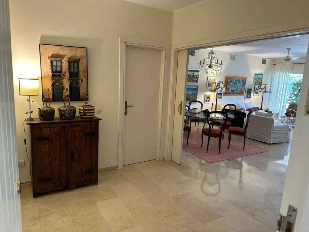 Middle Floor Apartment The Golden Mile Málaga - image 9